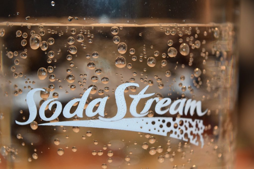 Sodastream fles met bruisend water - Sodastream aanbieding voor voordelige frisdranken thuis