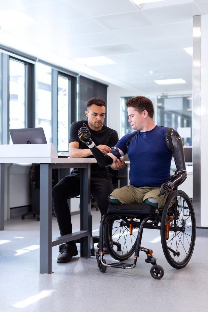 Professionele zorgverleners en mensen met handicap betrokken bij gehandicaptenzorg in Kerkrade met focus op ondersteuning en