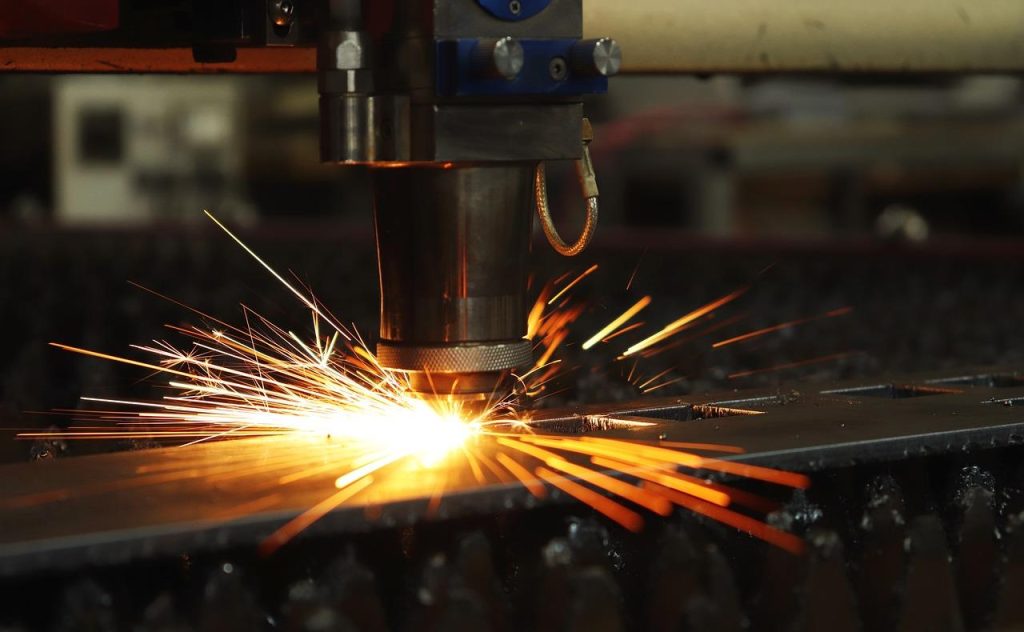 Vergelijking van lasersnijden met waterstraal- en mechanische snijtechnieken